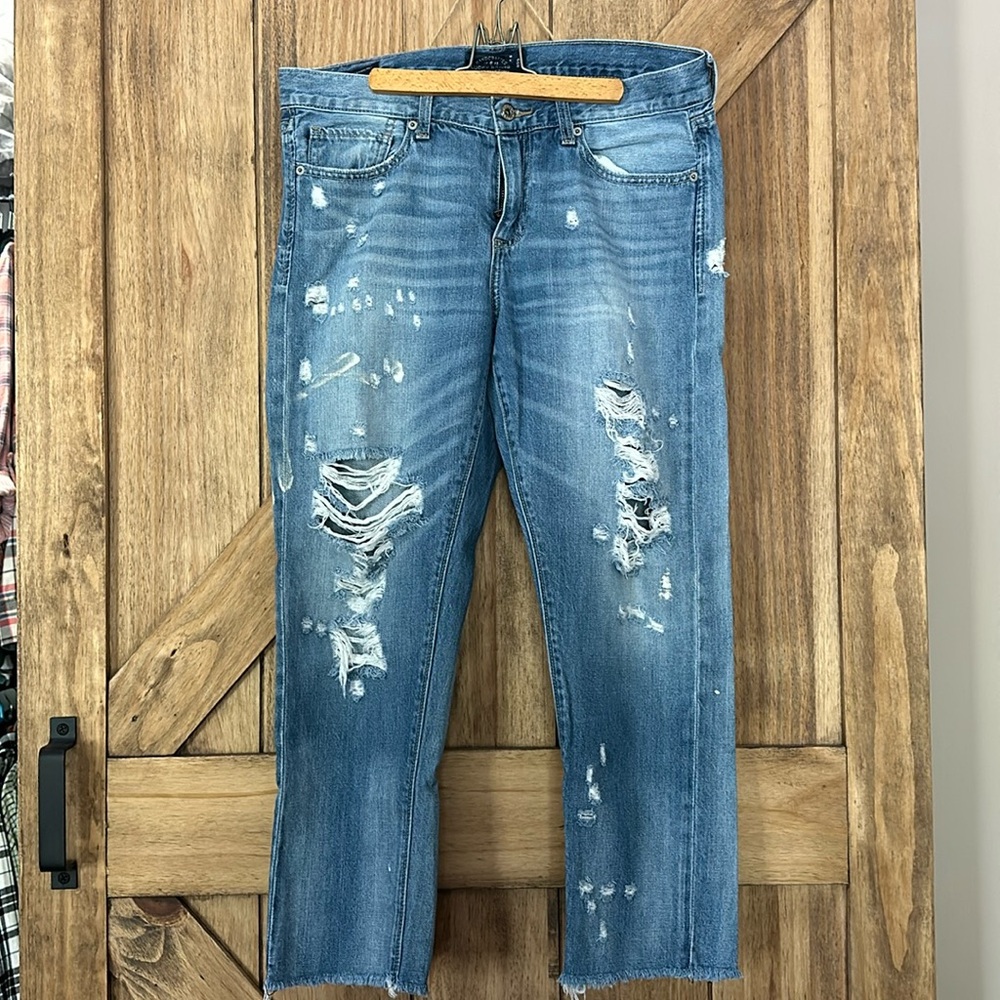 Cropped boyfriend jeans